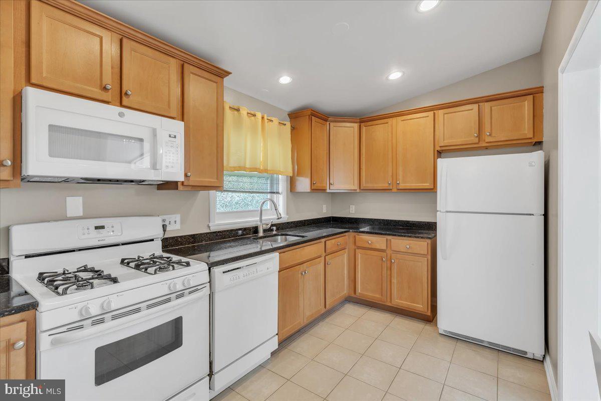 ADDISON HEIGHTS - Residential Lease