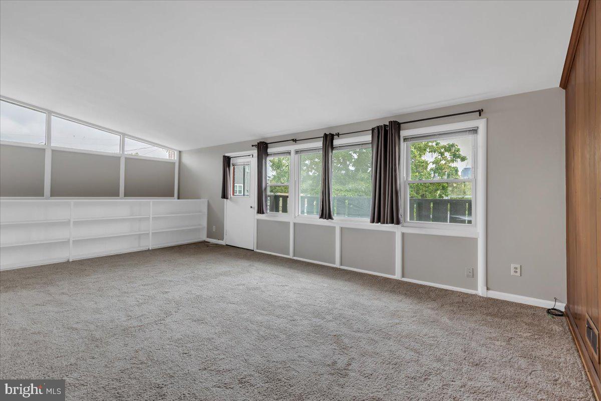 ADDISON HEIGHTS - Residential Lease