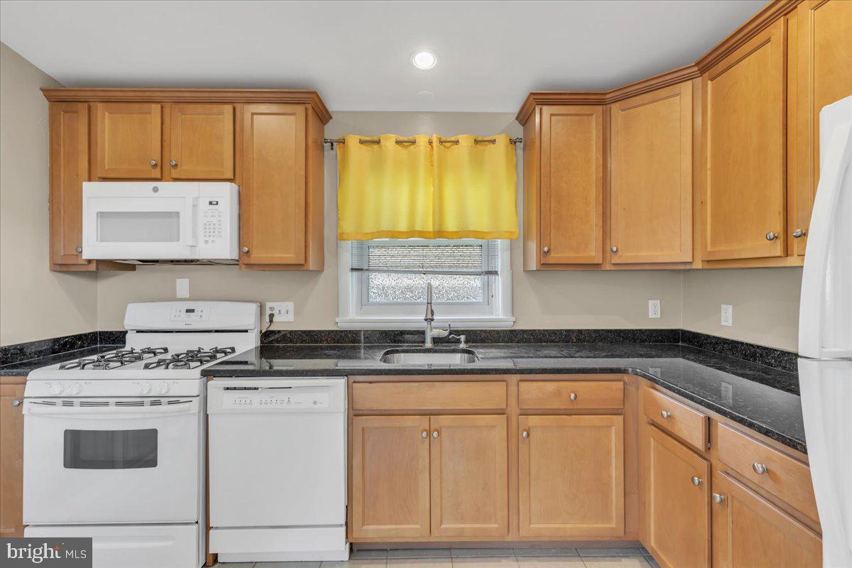 ADDISON HEIGHTS - Residential Lease