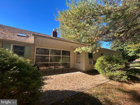1104 CROMWELL ROAD GLENSIDE PA 19038
