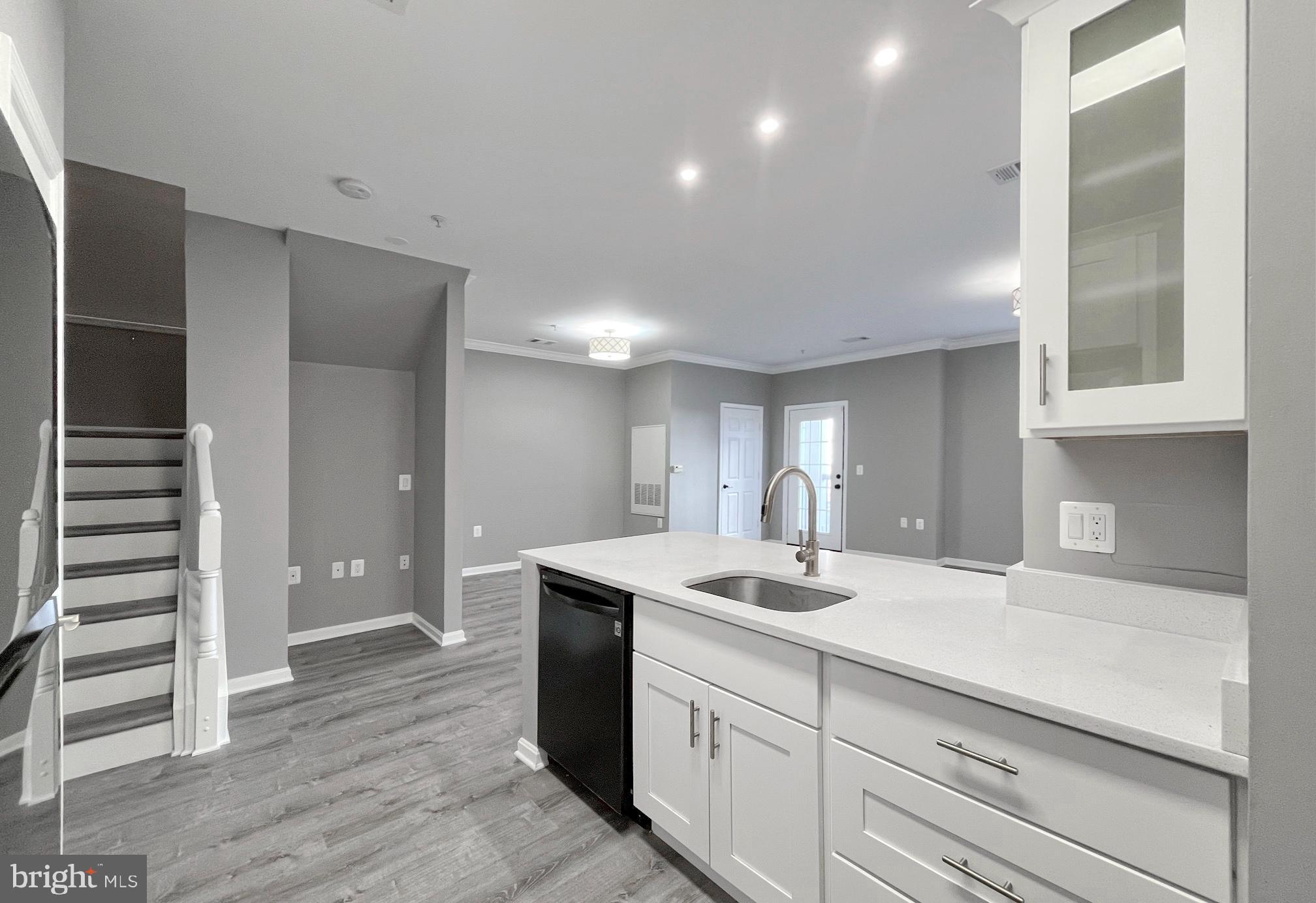 FAIRFAX RIDGE CONDOS - Residential