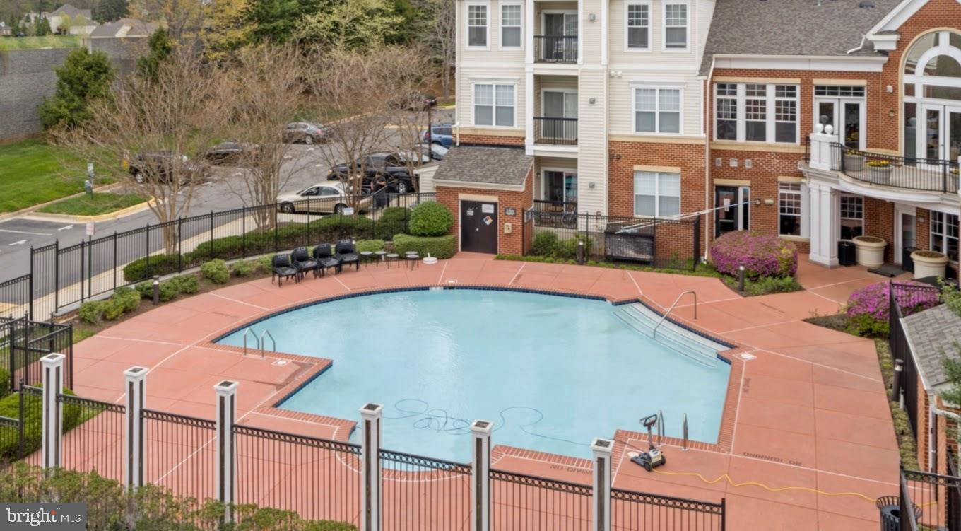 FAIRFAX RIDGE CONDOS - Residential