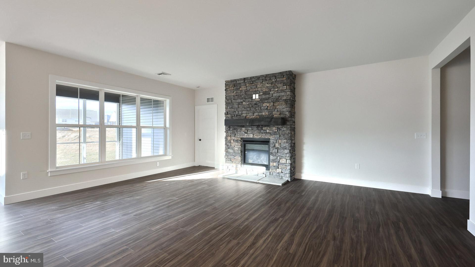 WINDING CREEK - Residential