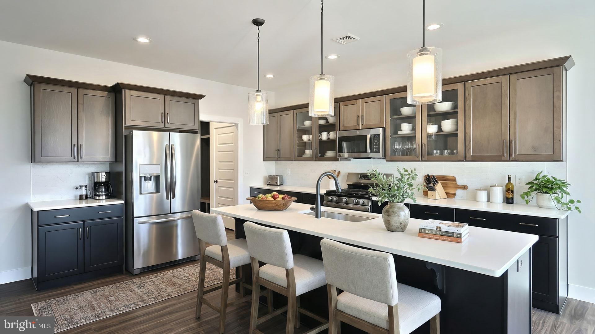 475 PINNACLE RIDGE DRIVE