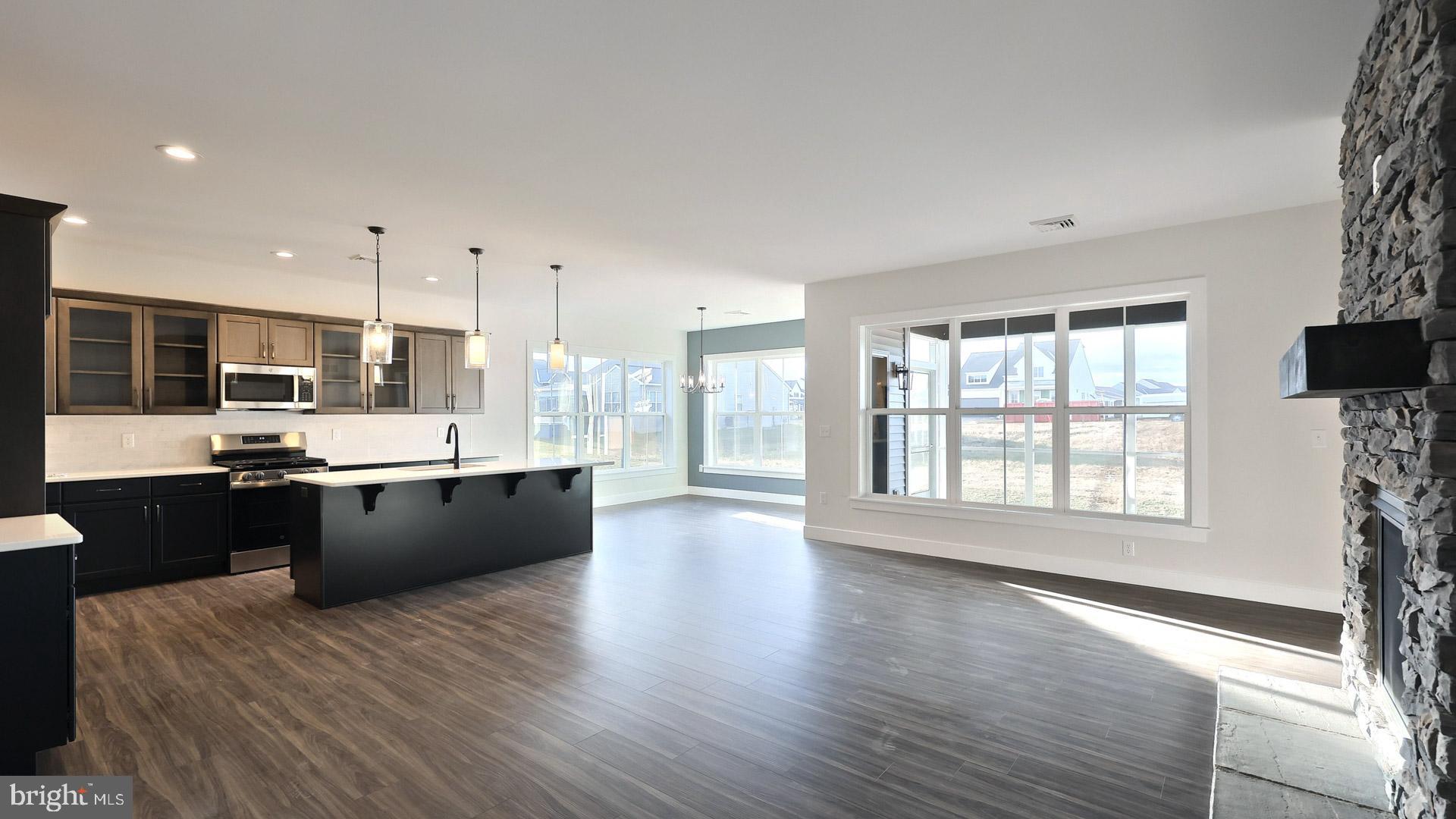 WINDING CREEK - Residential