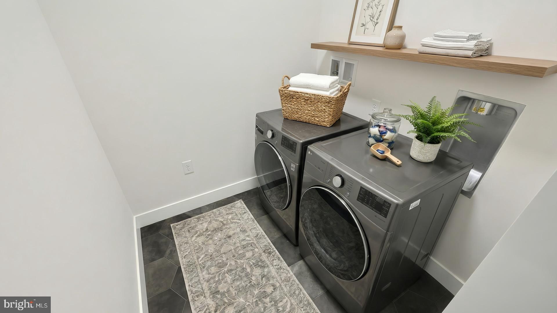 WINDING CREEK - Residential