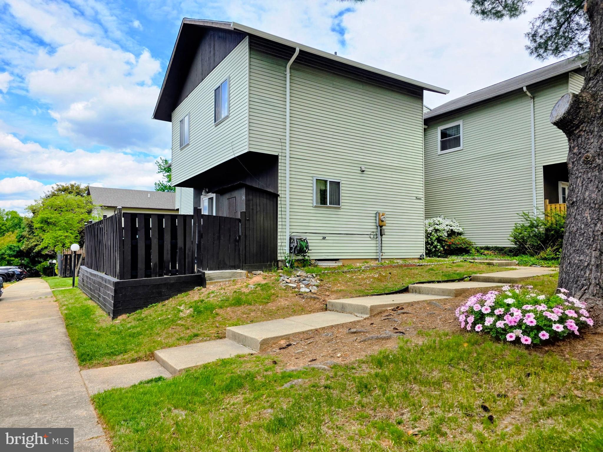 NEWPORT ESTATES - Residential