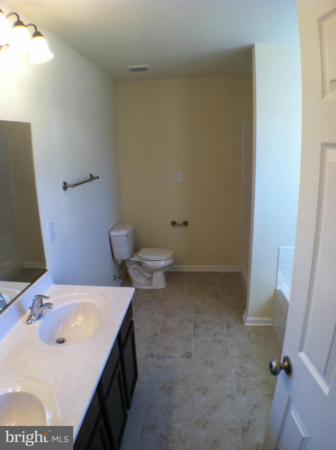 THE TOWNES AT OAKHURST - Residential