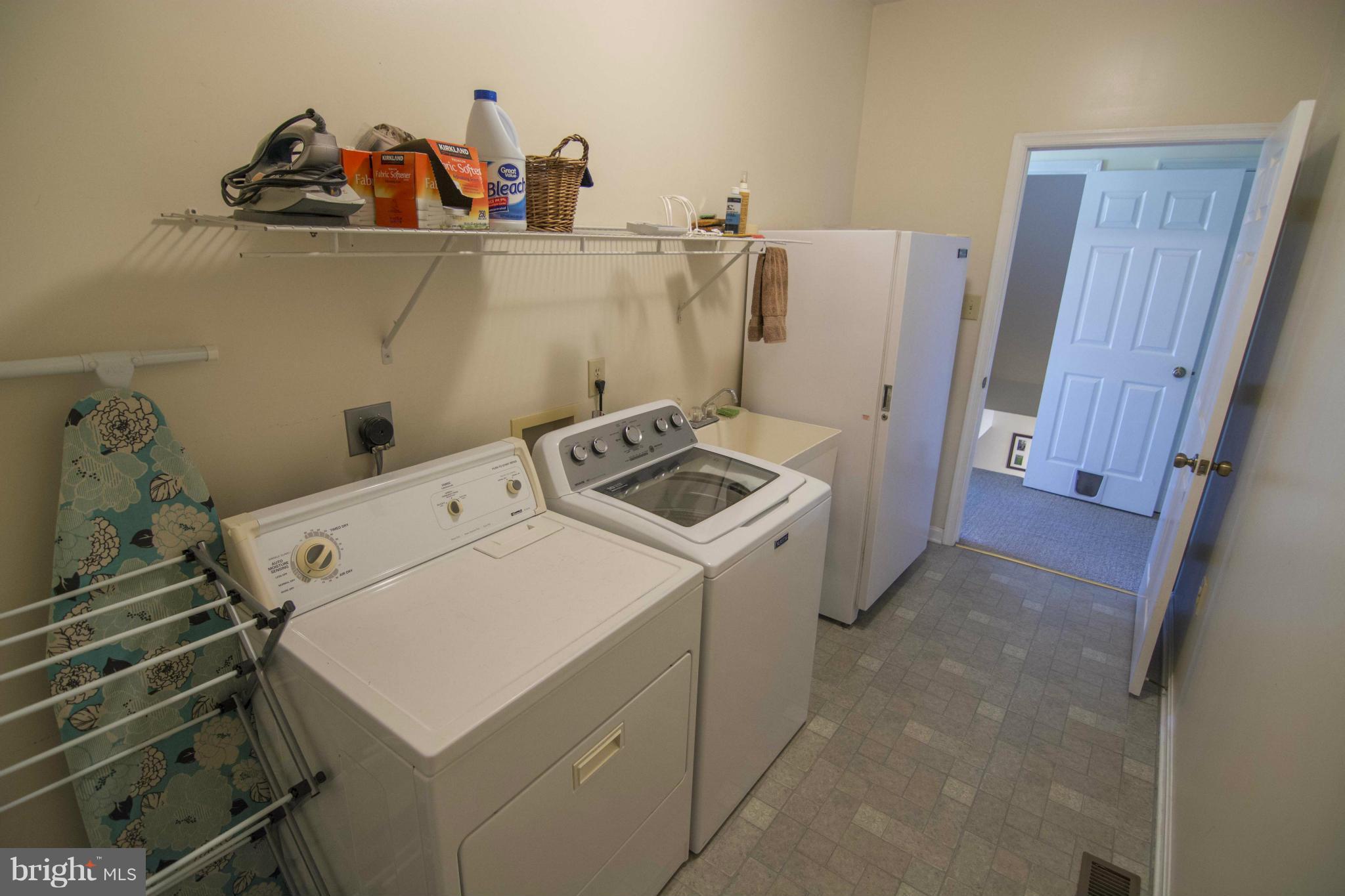 MANOR HILL ESTATES - Residential