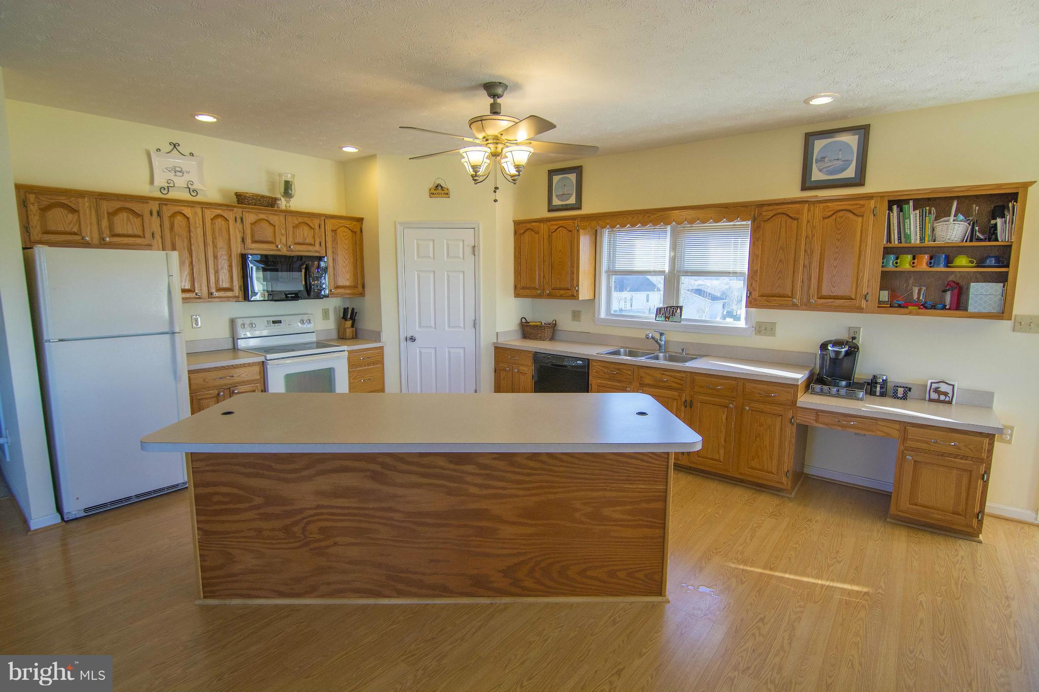 MANOR HILL ESTATES - Residential