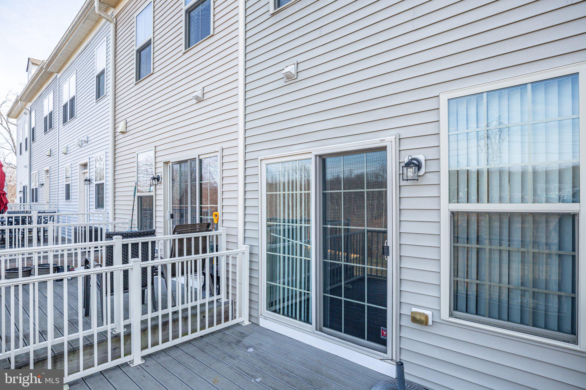 TRIANGLE HIGHLANDS CONDO - Residential