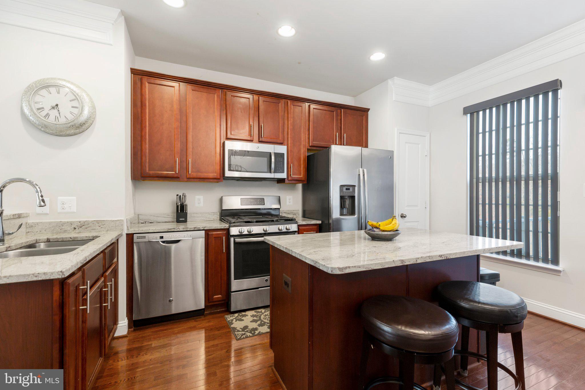TRIANGLE HIGHLANDS CONDO - Residential