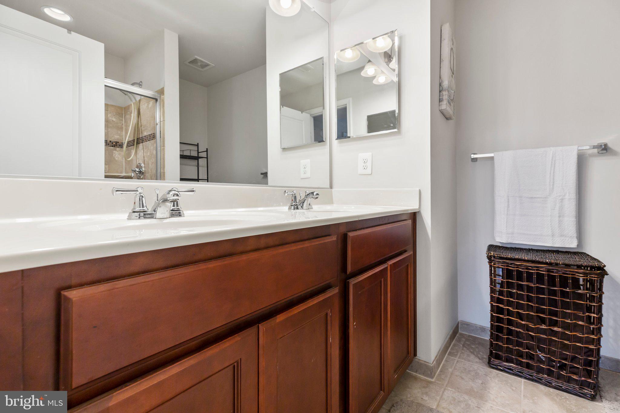 TRIANGLE HIGHLANDS CONDO - Residential