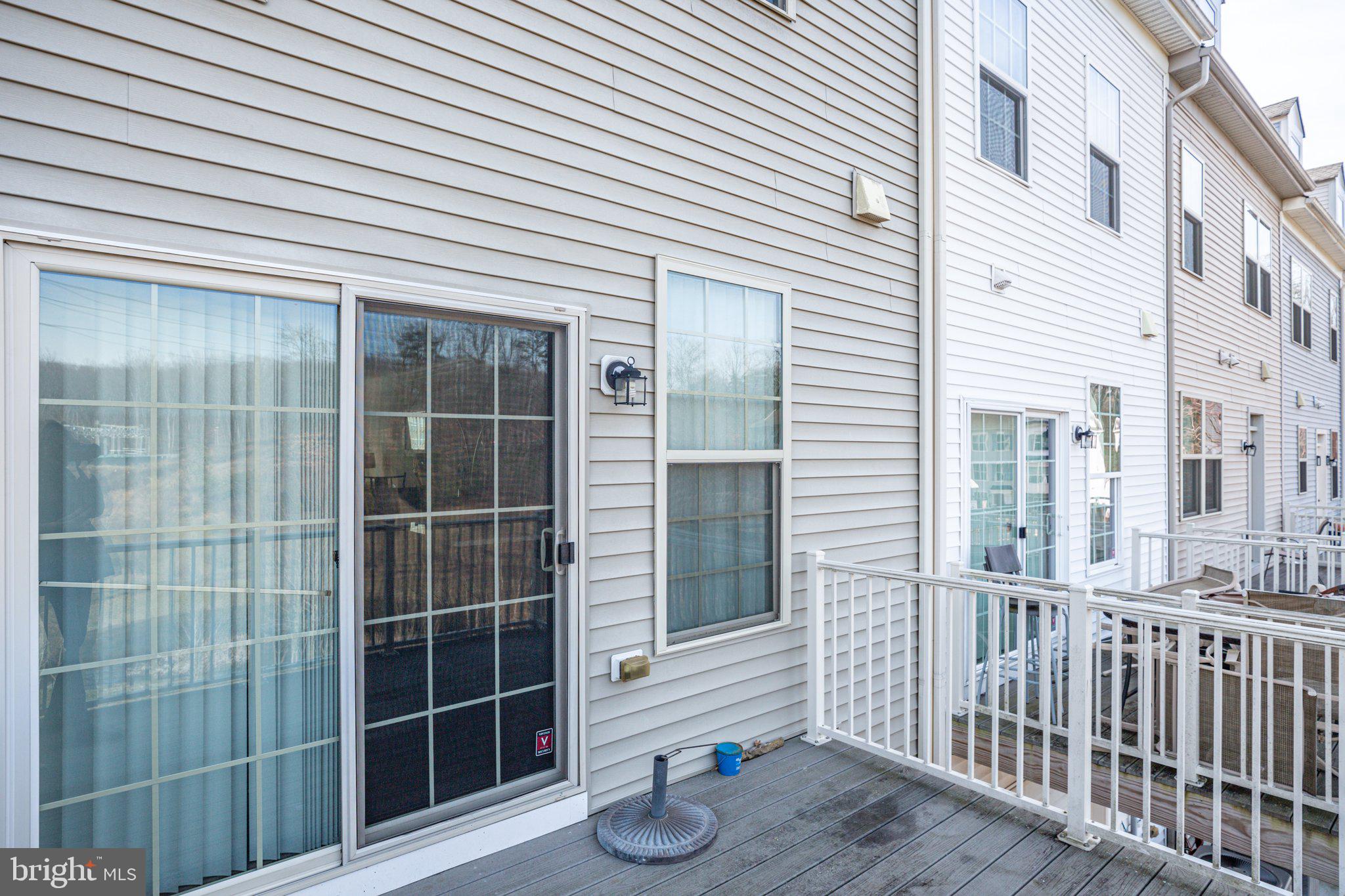 TRIANGLE HIGHLANDS CONDO - Residential