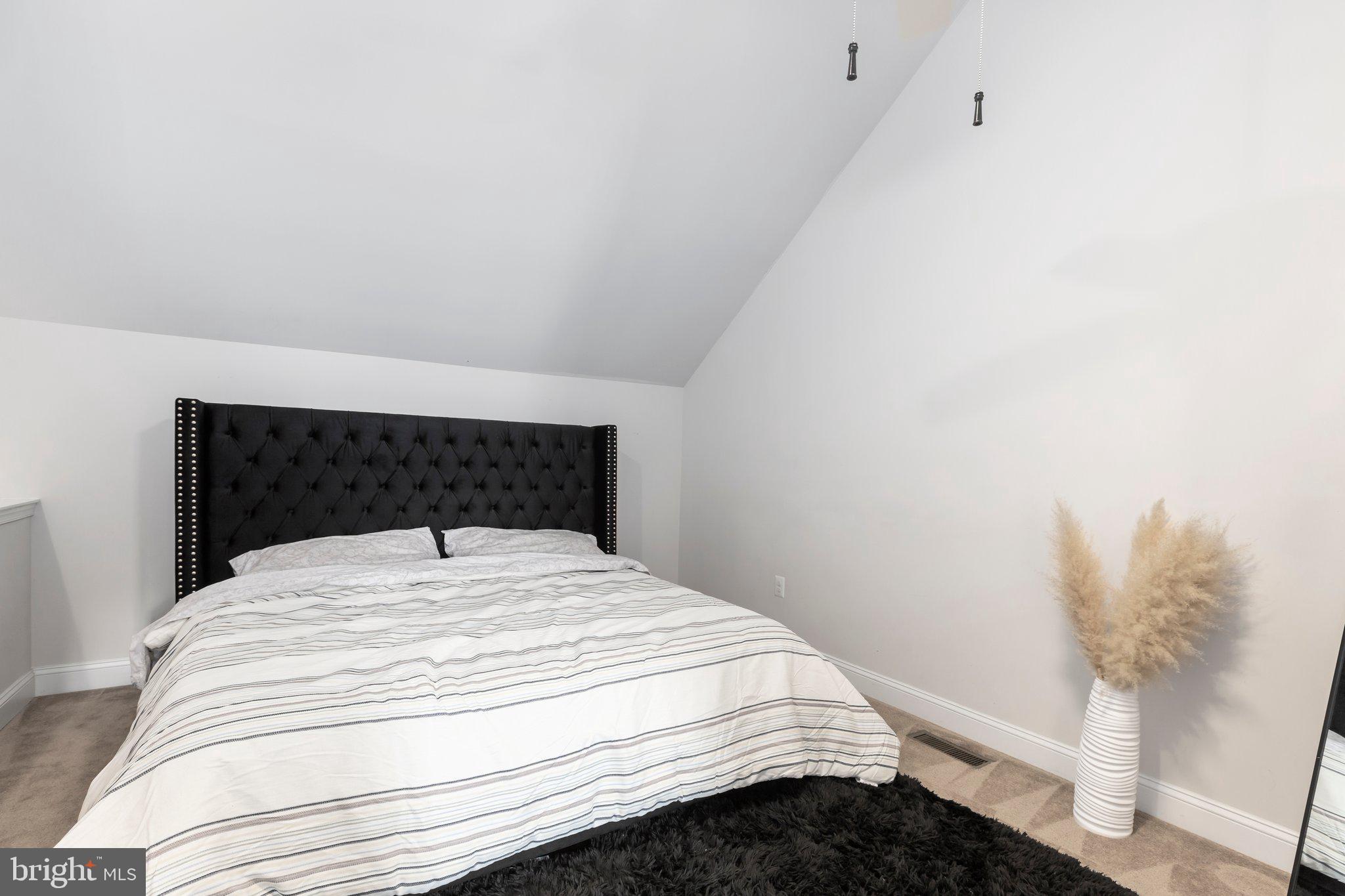 TRIANGLE HIGHLANDS CONDO - Residential