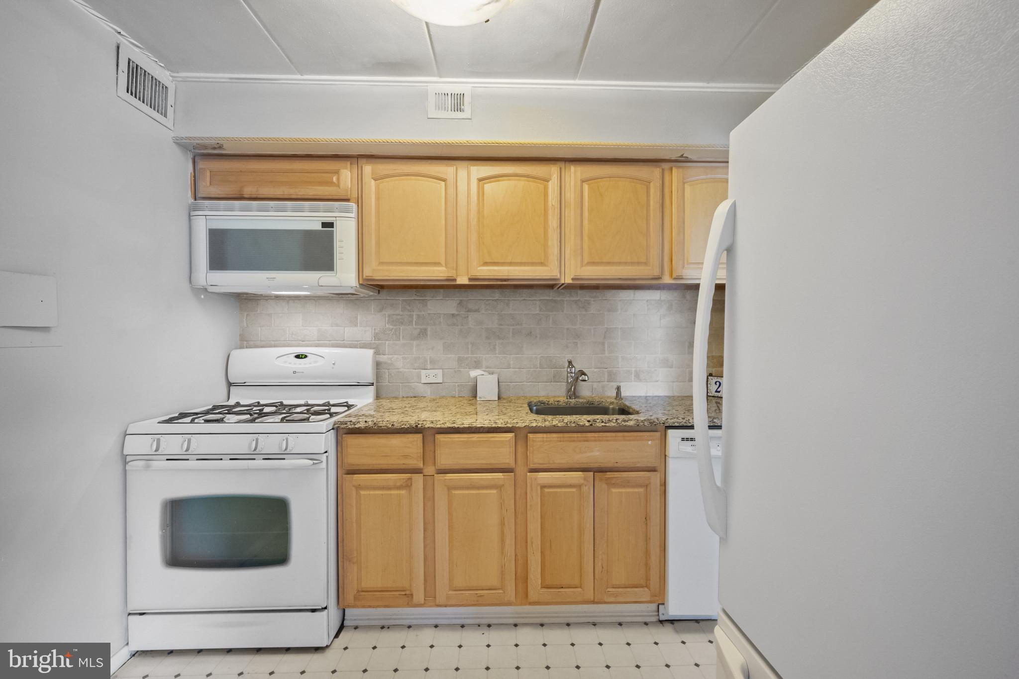 2600 INDIAN DRIVE 2C
