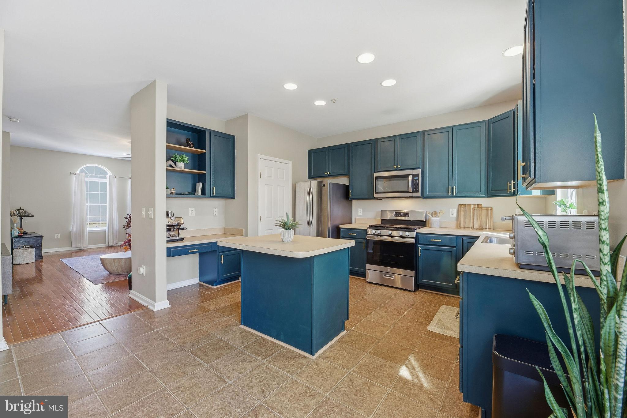 BEVERLY HILLS - Residential