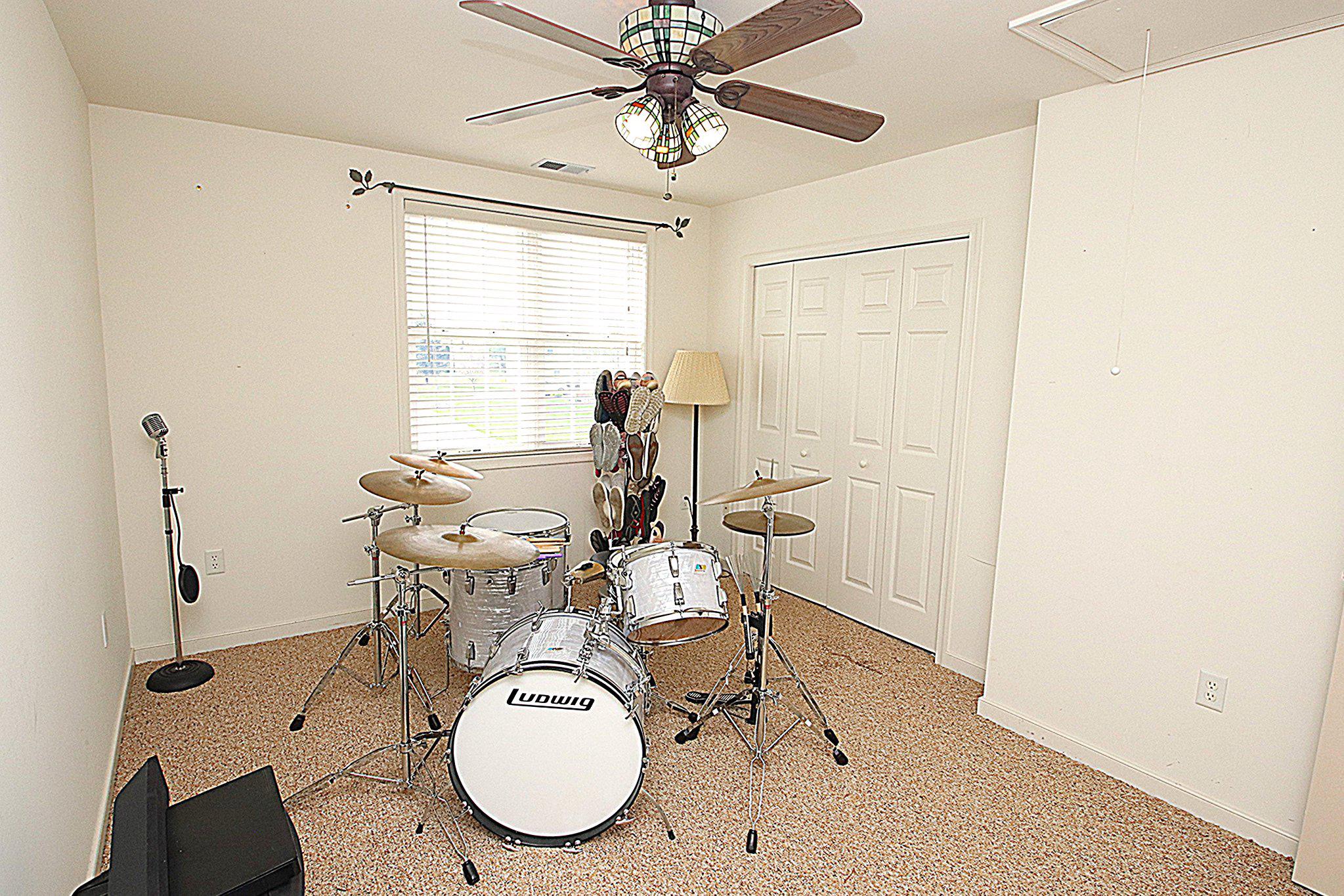 MAUGANS MEADOWS - Residential