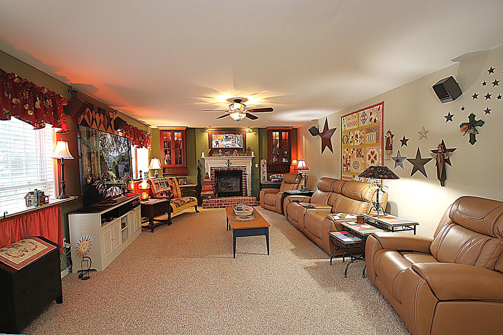 MAUGANS MEADOWS - Residential