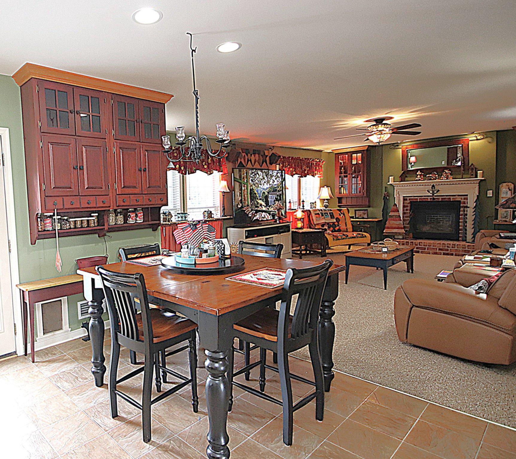 MAUGANS MEADOWS - Residential