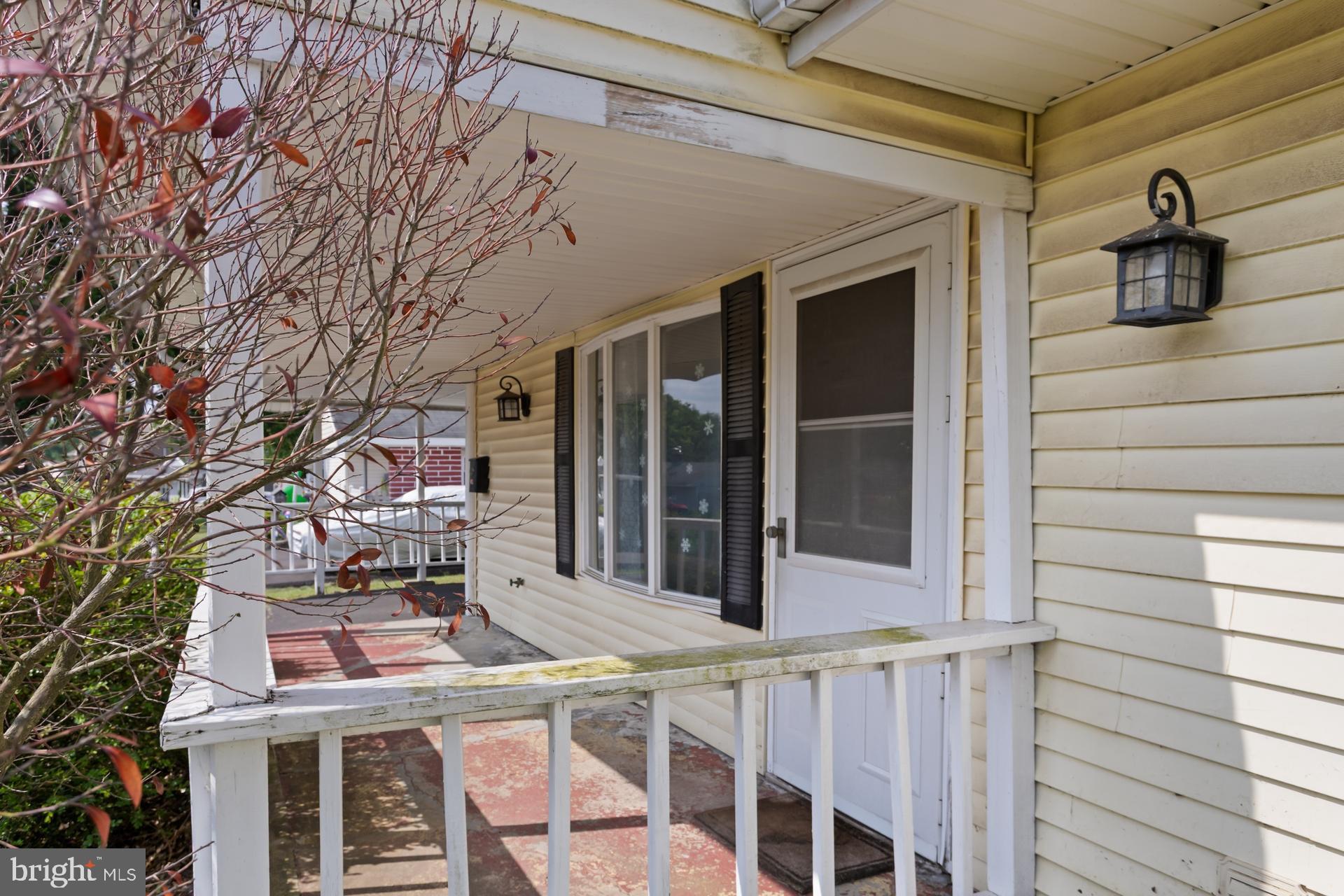 25 TULIP LANE