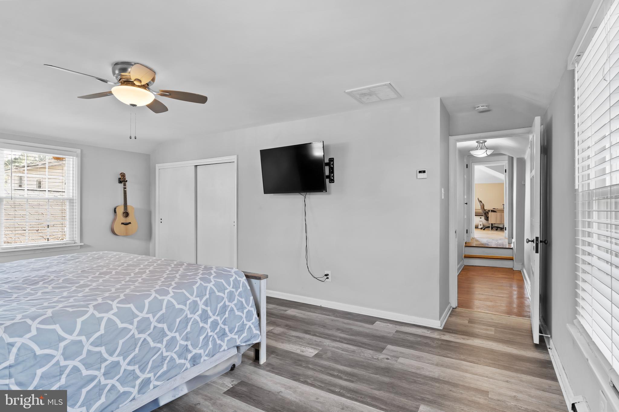 COUNTRY CLUB HILLS - Residential