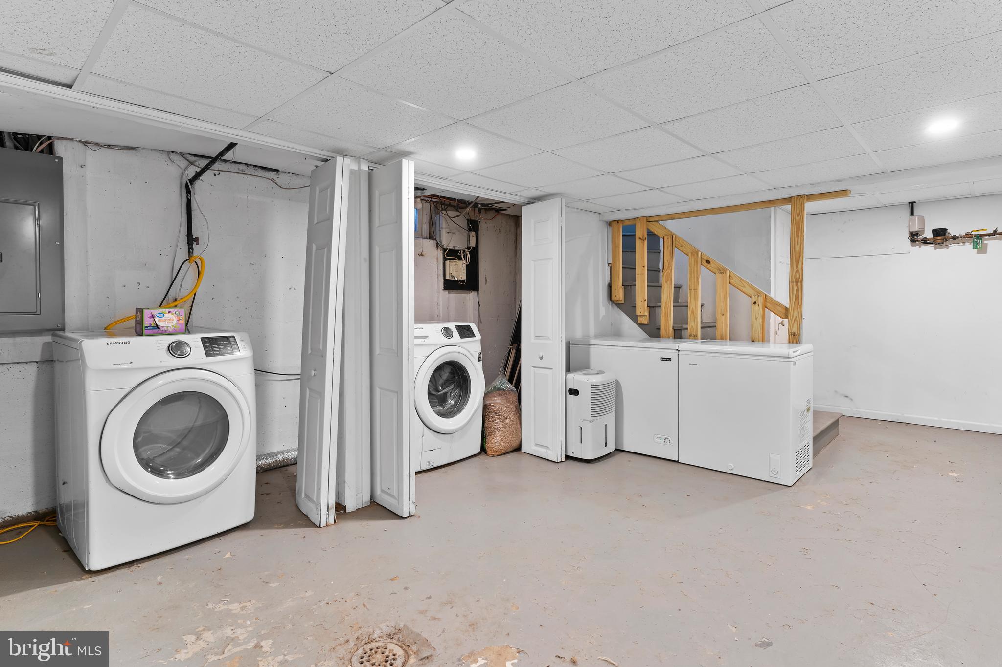 COUNTRY CLUB HILLS - Residential