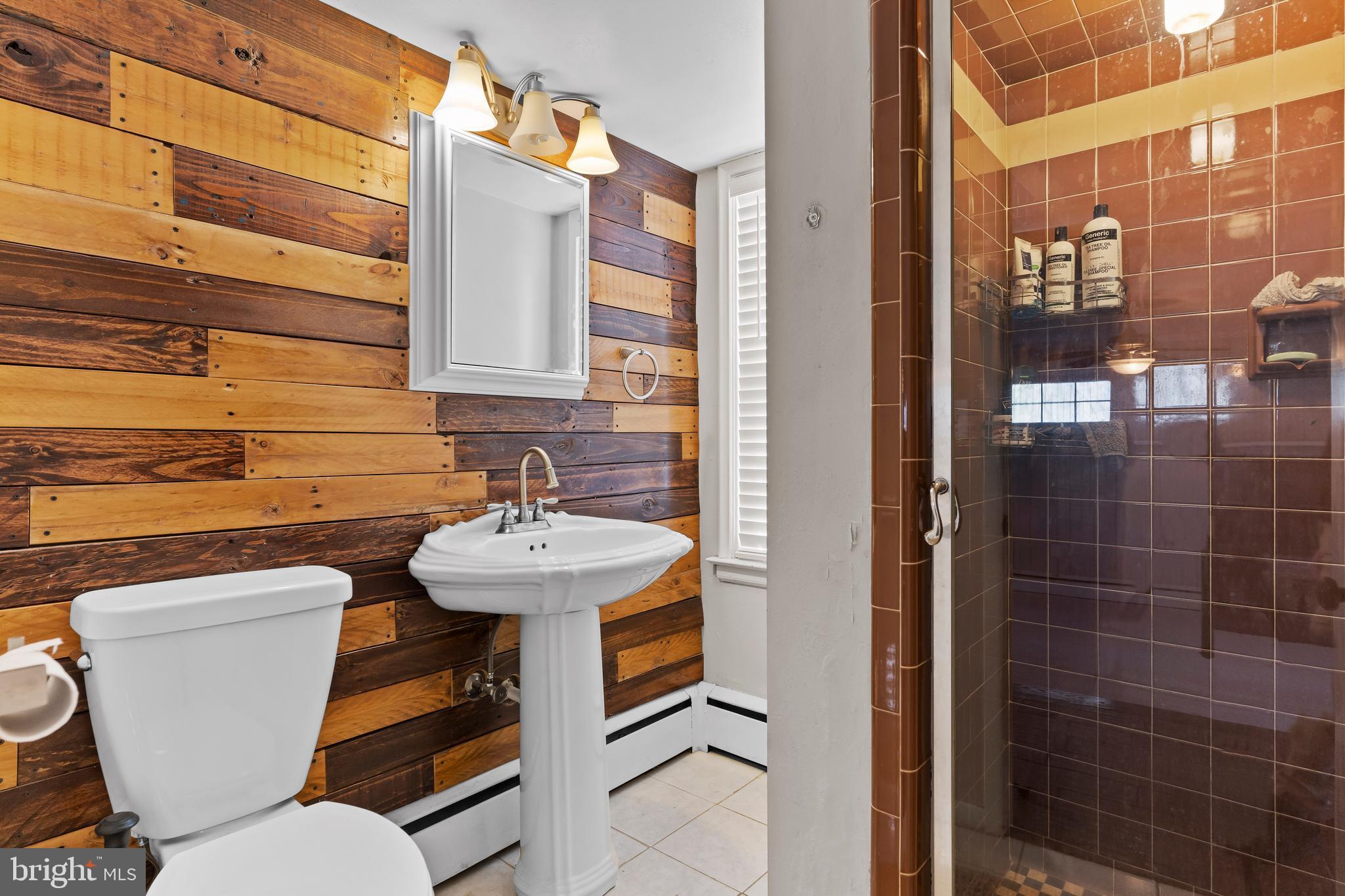 COUNTRY CLUB HILLS - Residential