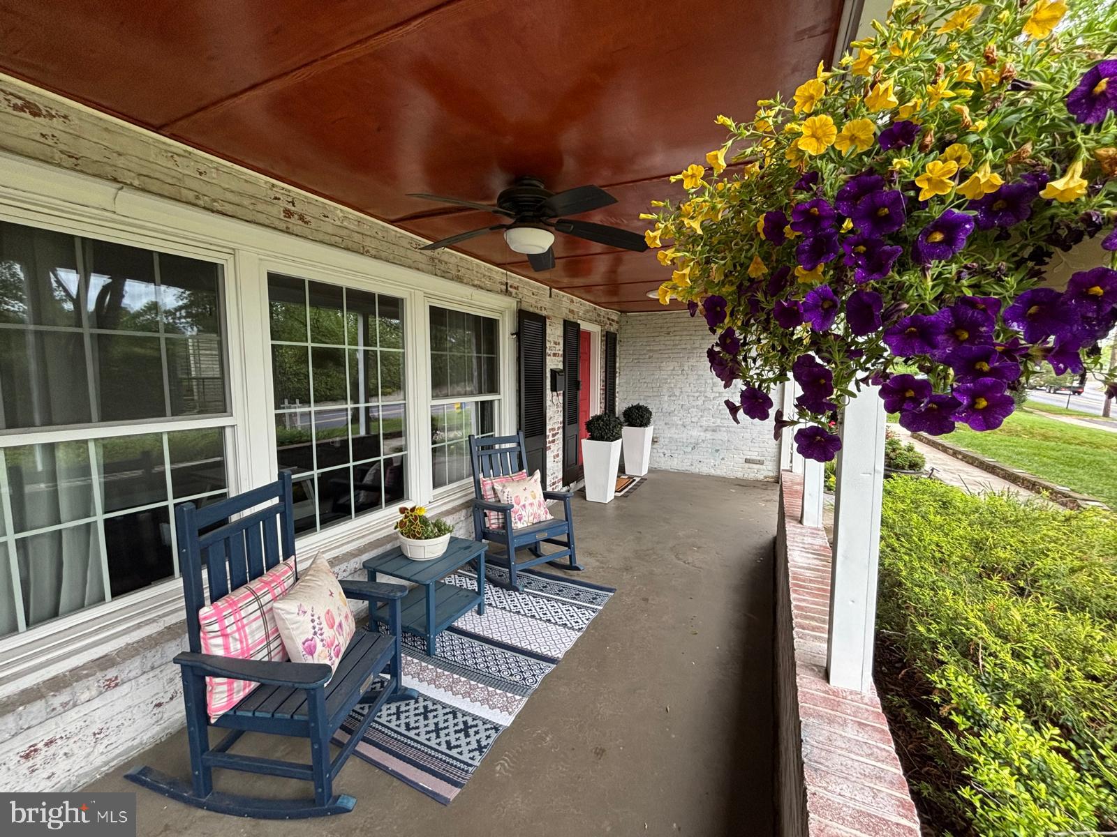 COUNTRY CLUB HILLS - Residential