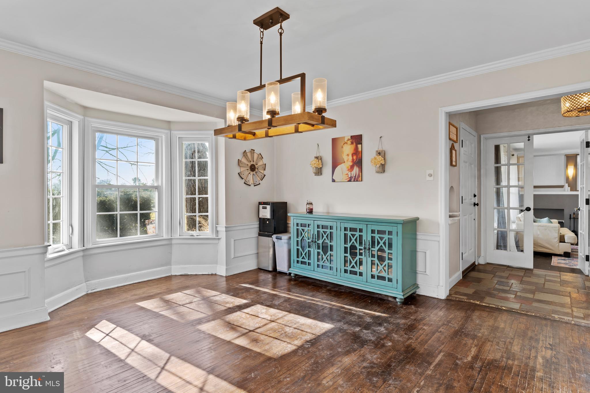 COUNTRY CLUB HILLS - Residential