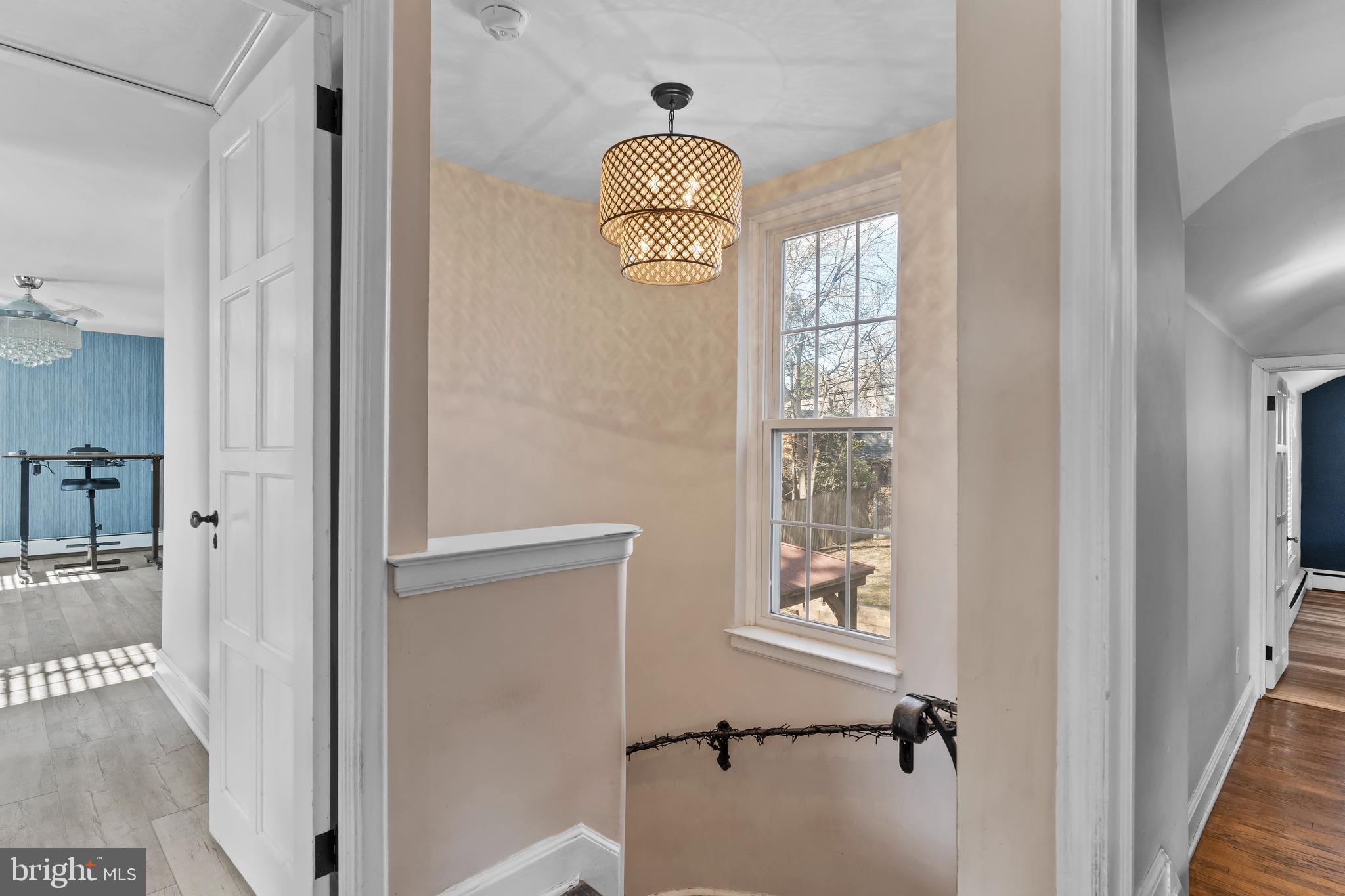 COUNTRY CLUB HILLS - Residential