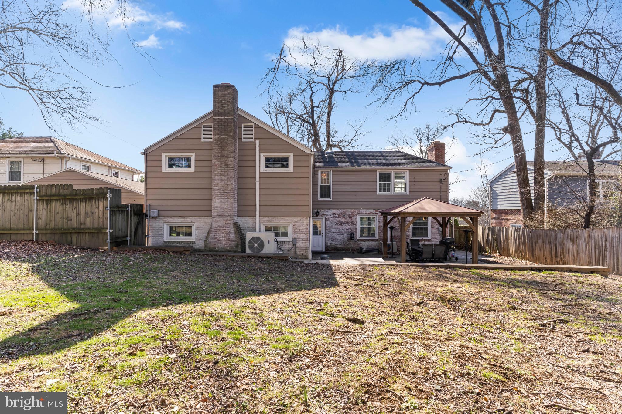 COUNTRY CLUB HILLS - Residential