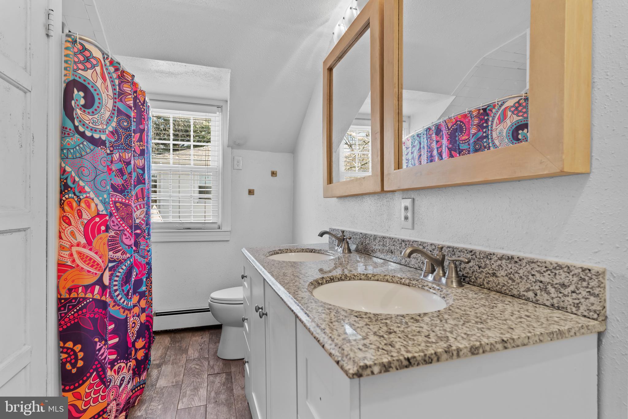 COUNTRY CLUB HILLS - Residential