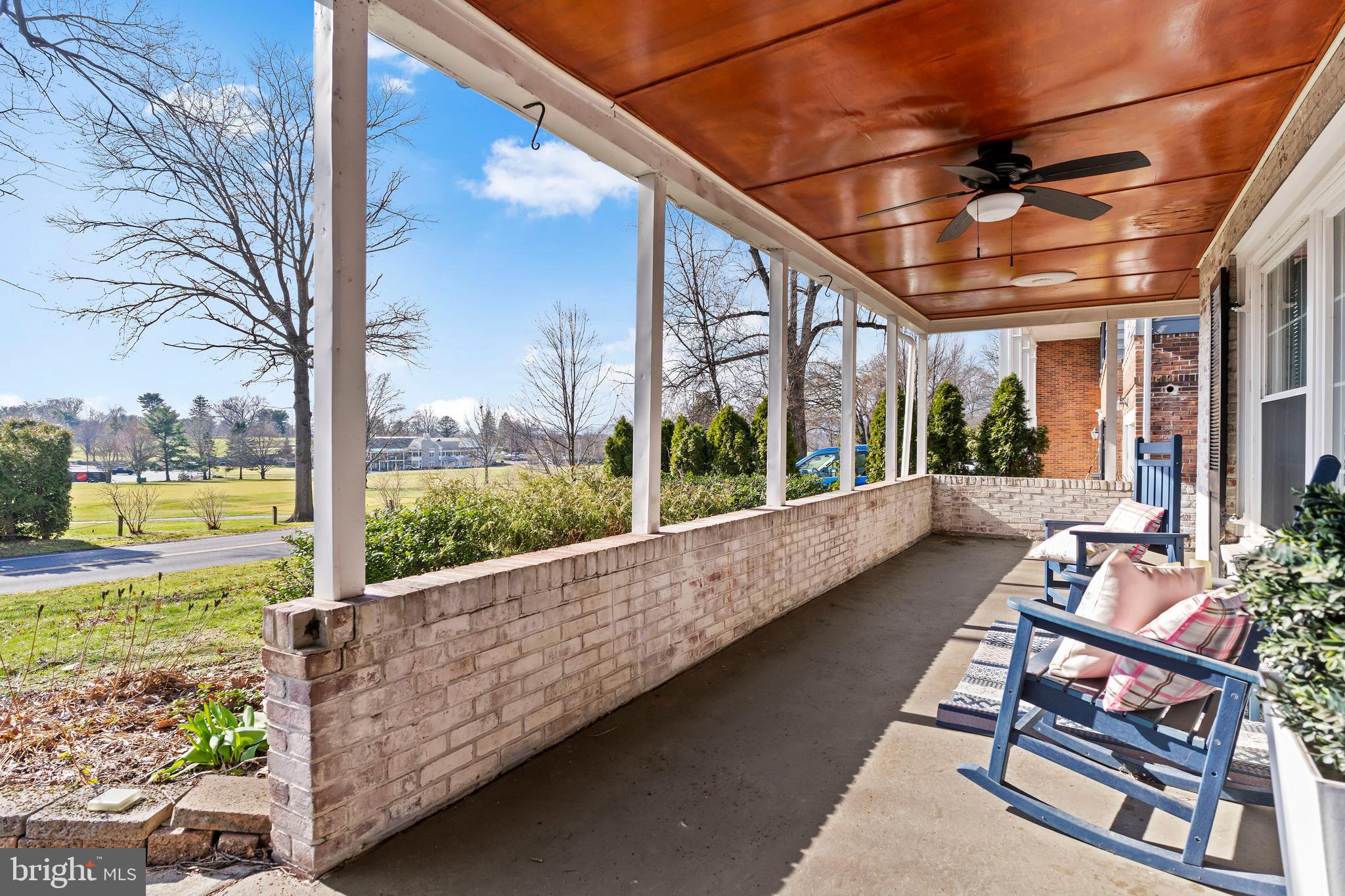 COUNTRY CLUB HILLS - Residential