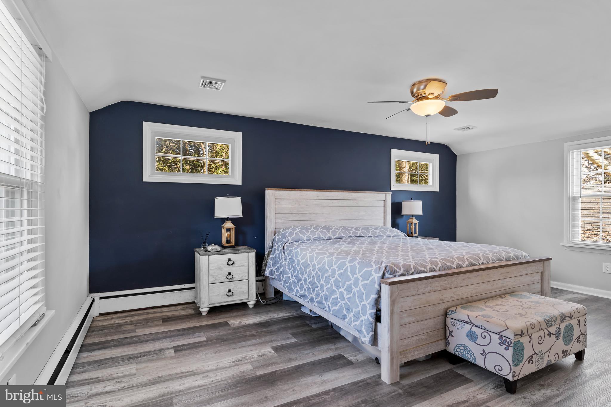 COUNTRY CLUB HILLS - Residential