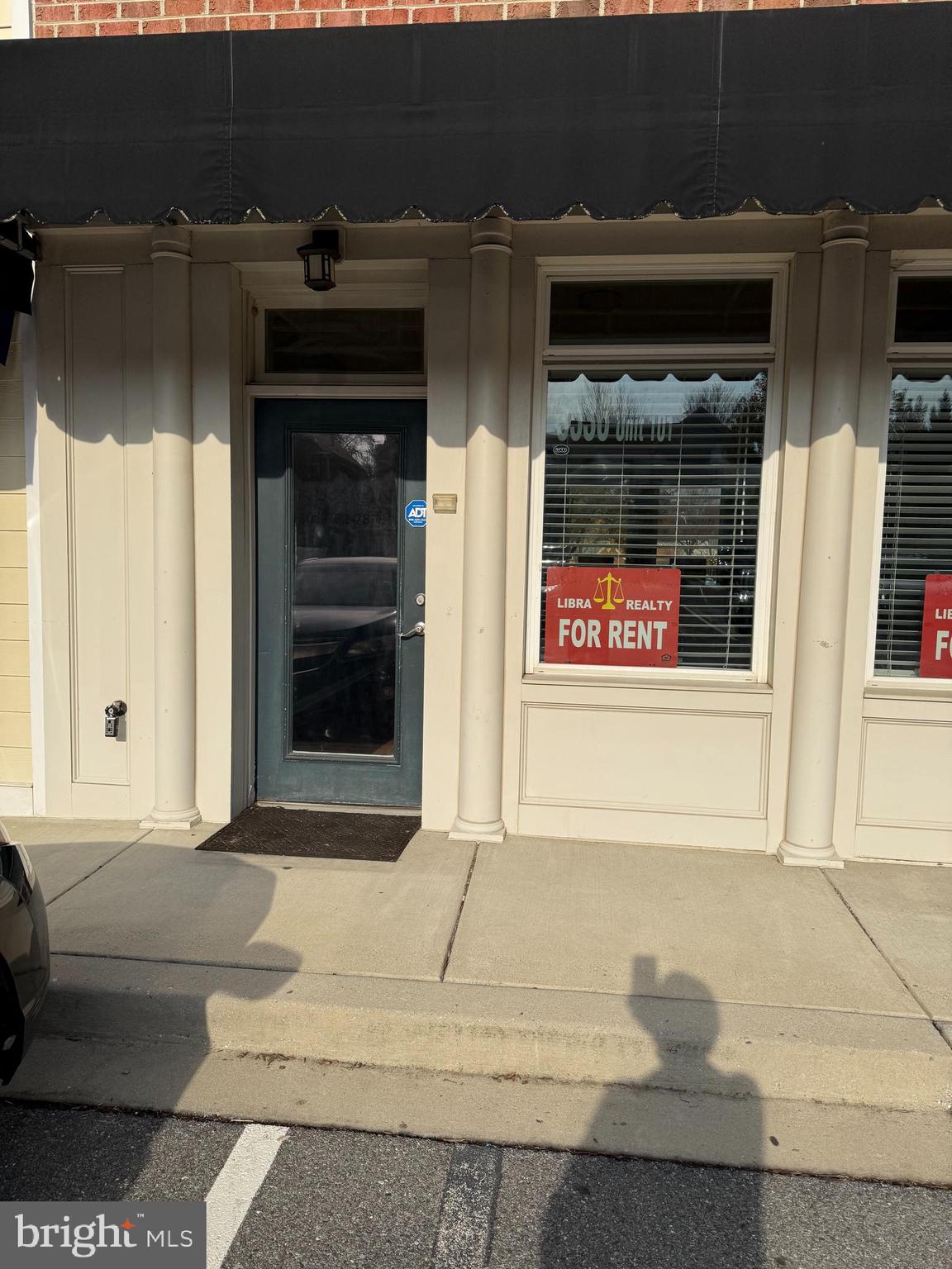 VILLAGES OF URBANA - Commercial Lease