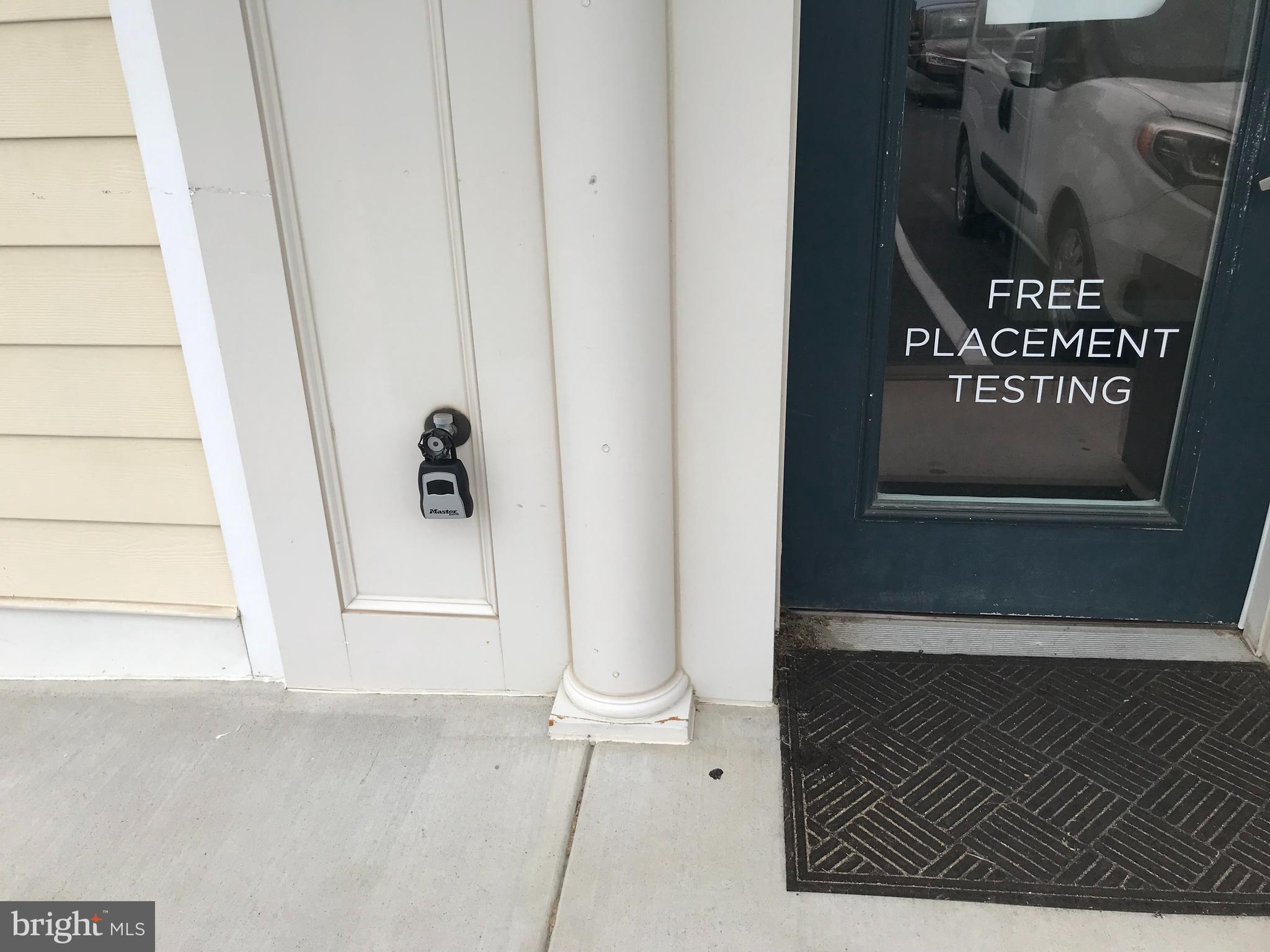 VILLAGES OF URBANA - Commercial Lease