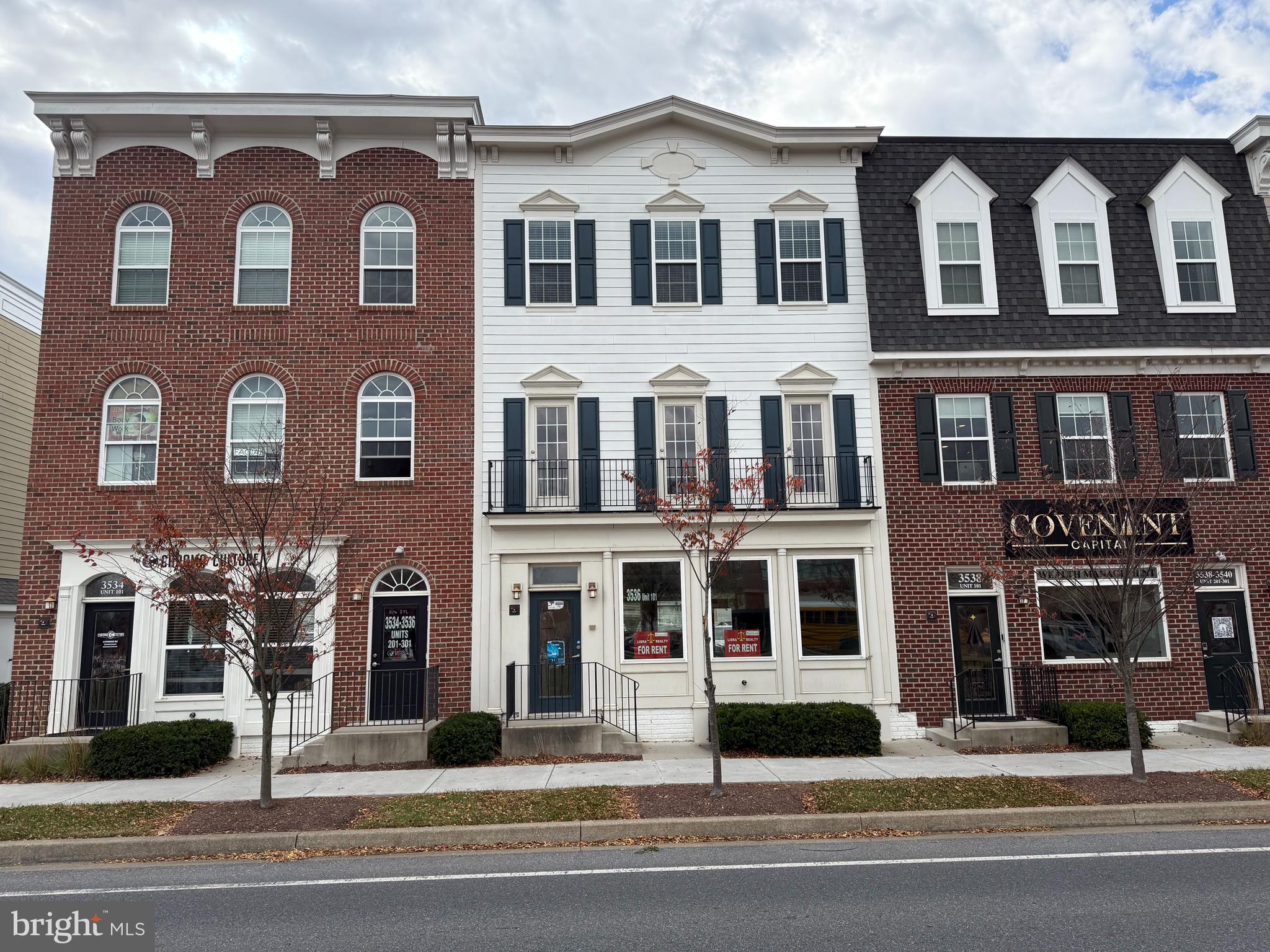 VILLAGES OF URBANA - Commercial Lease