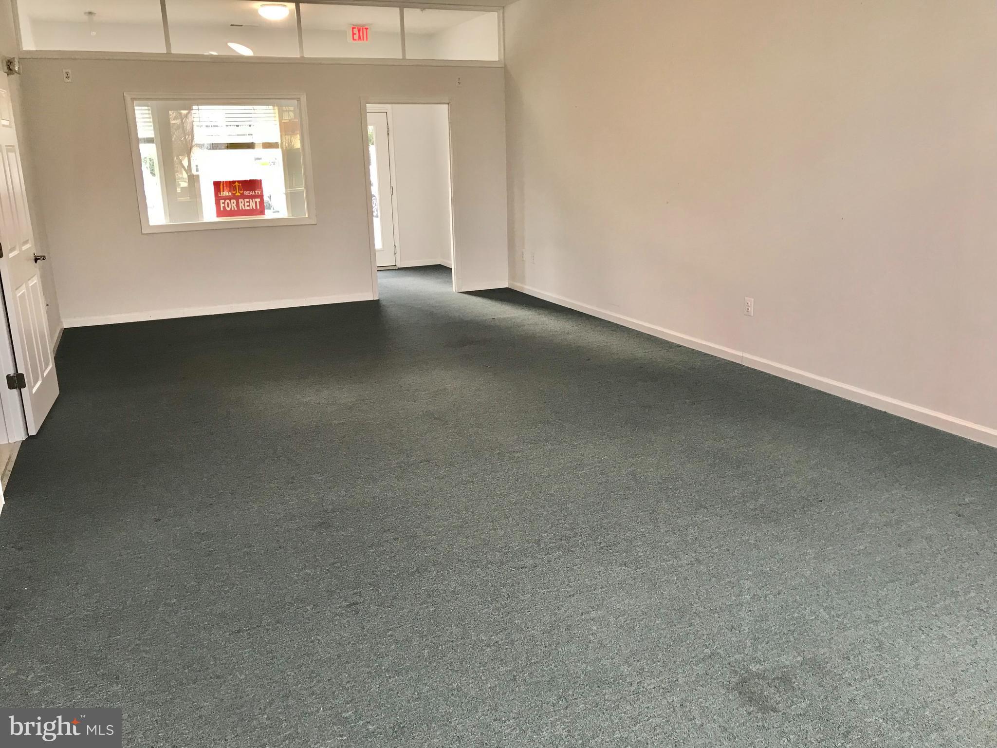 VILLAGES OF URBANA - Commercial Lease