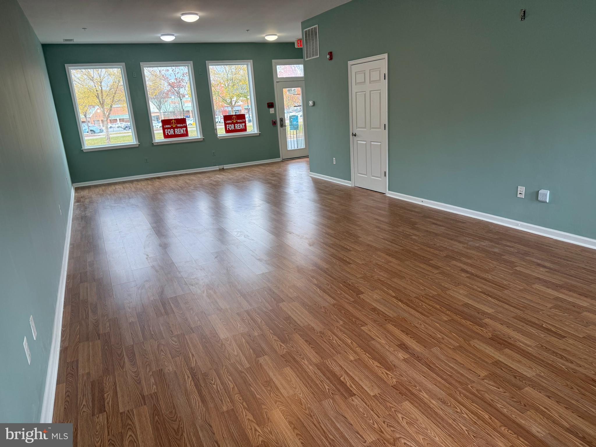 VILLAGES OF URBANA - Commercial Lease