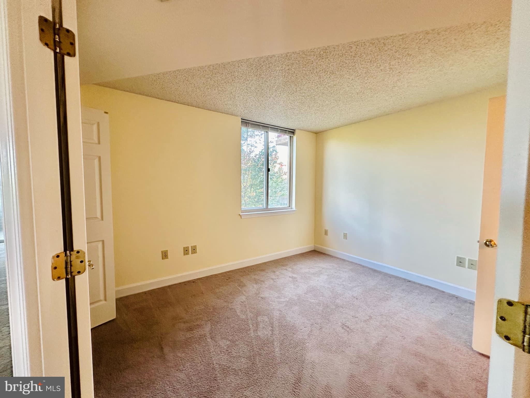 THE WILLIAMSBURG - Residential Lease