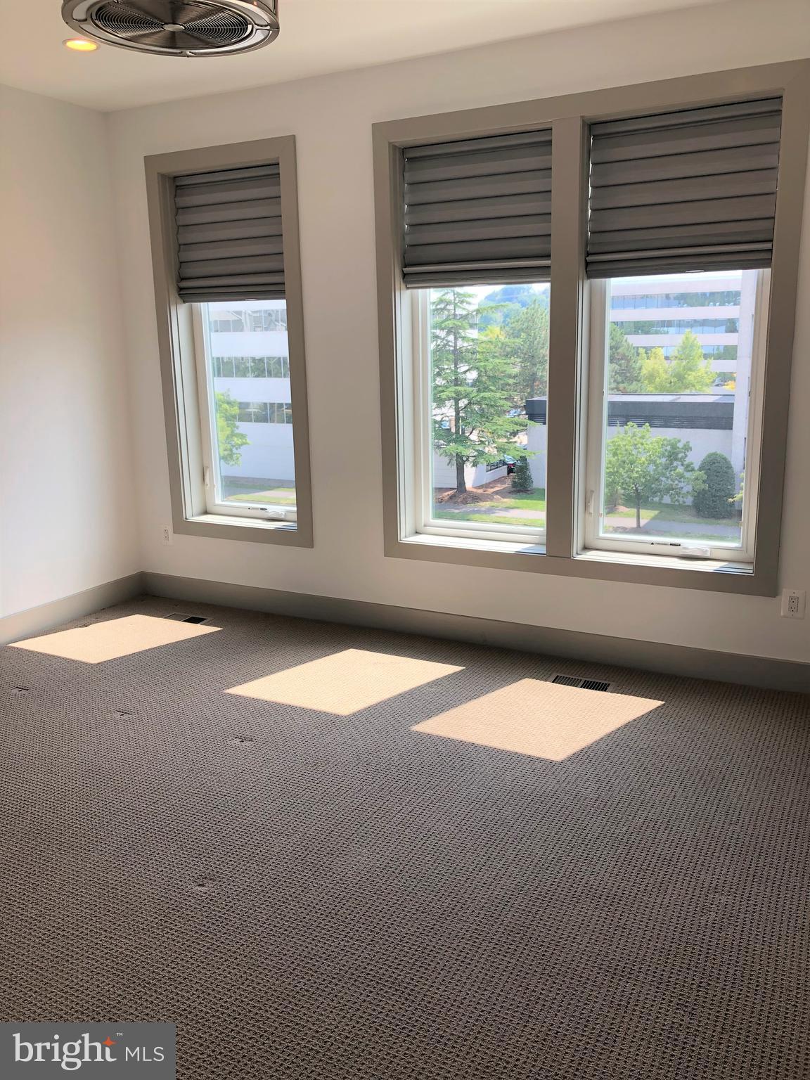 EISENHOWER SQUARE - Residential