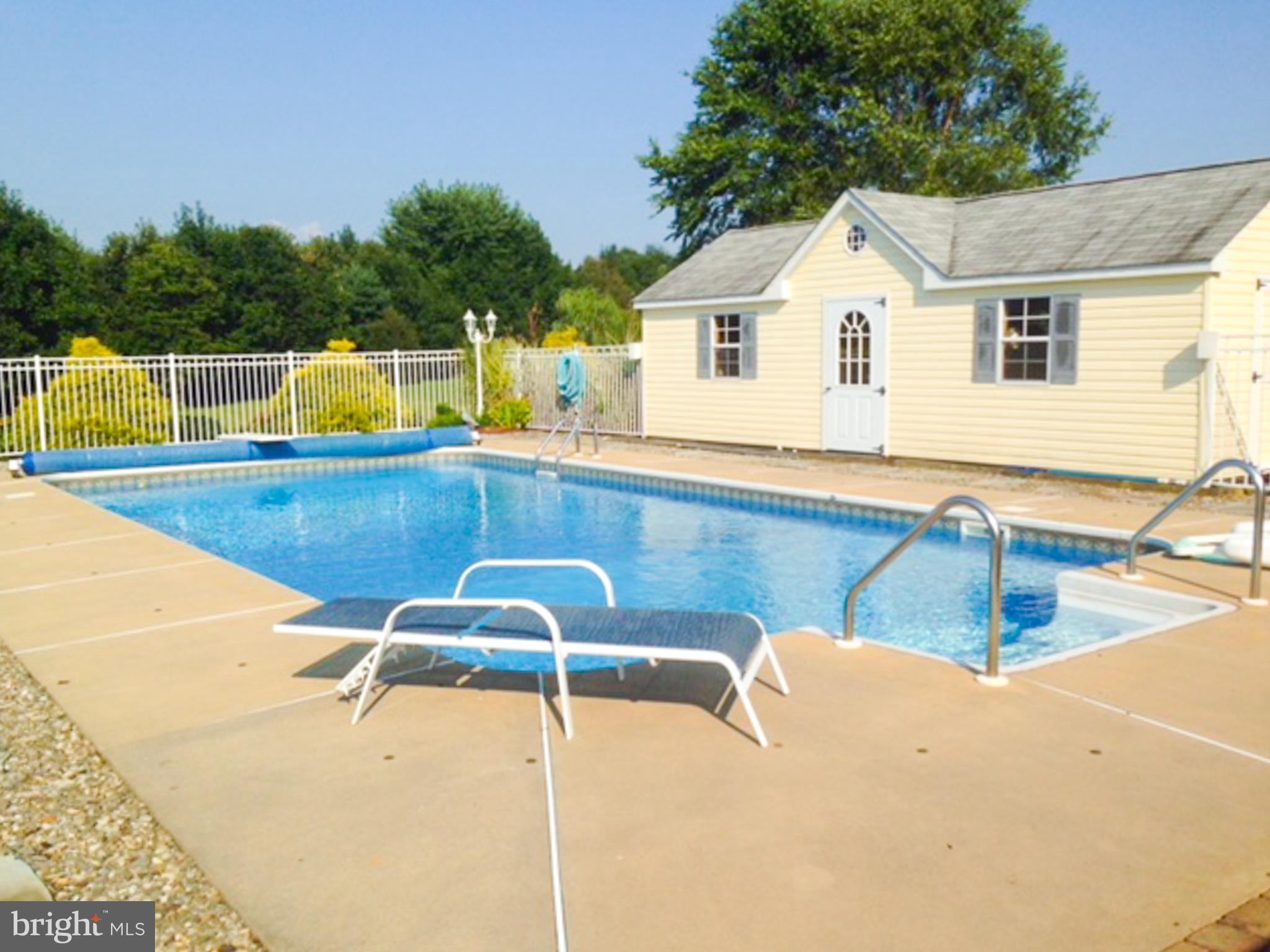 EAGLES GROVE - Residential