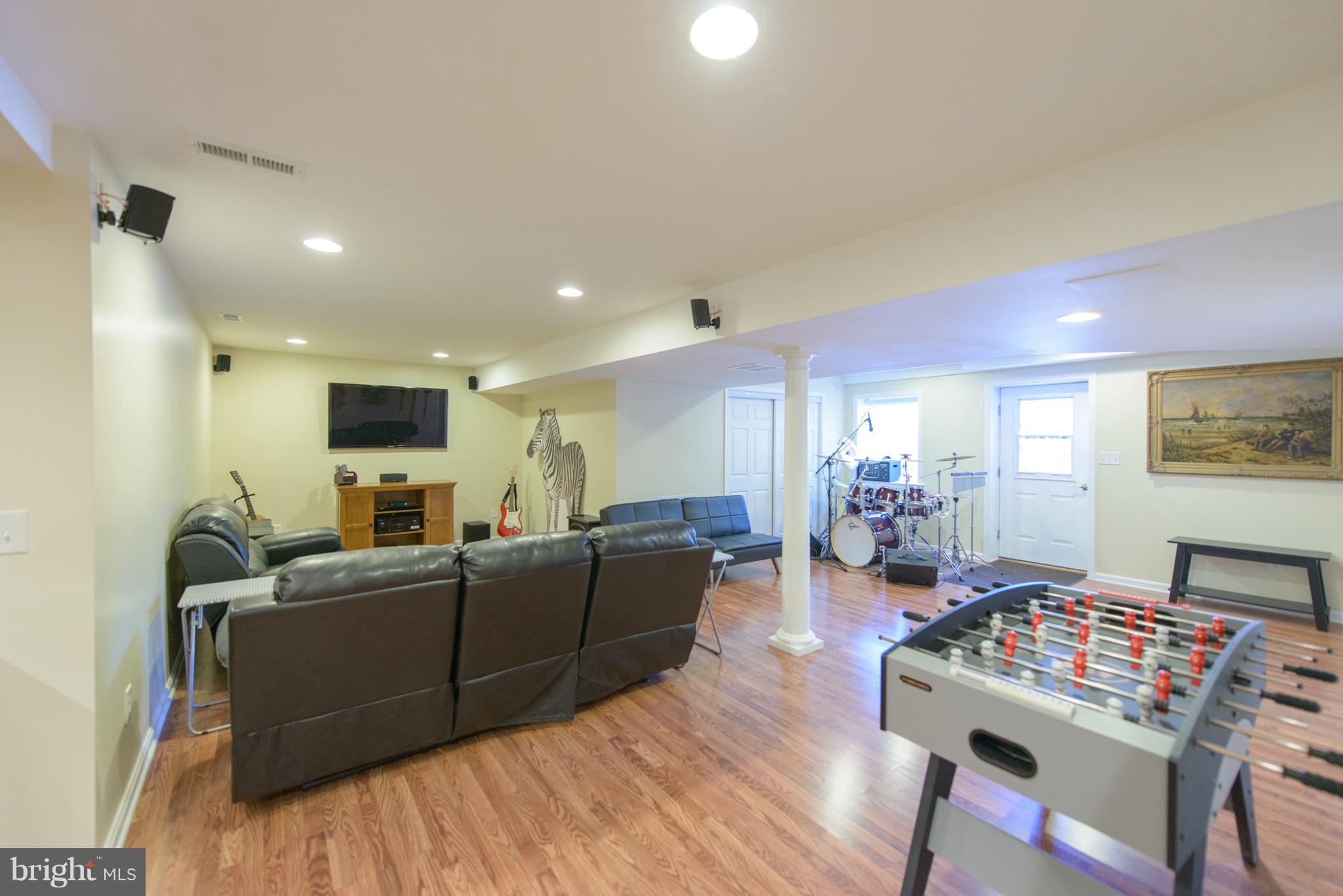 EAGLES GROVE - Residential