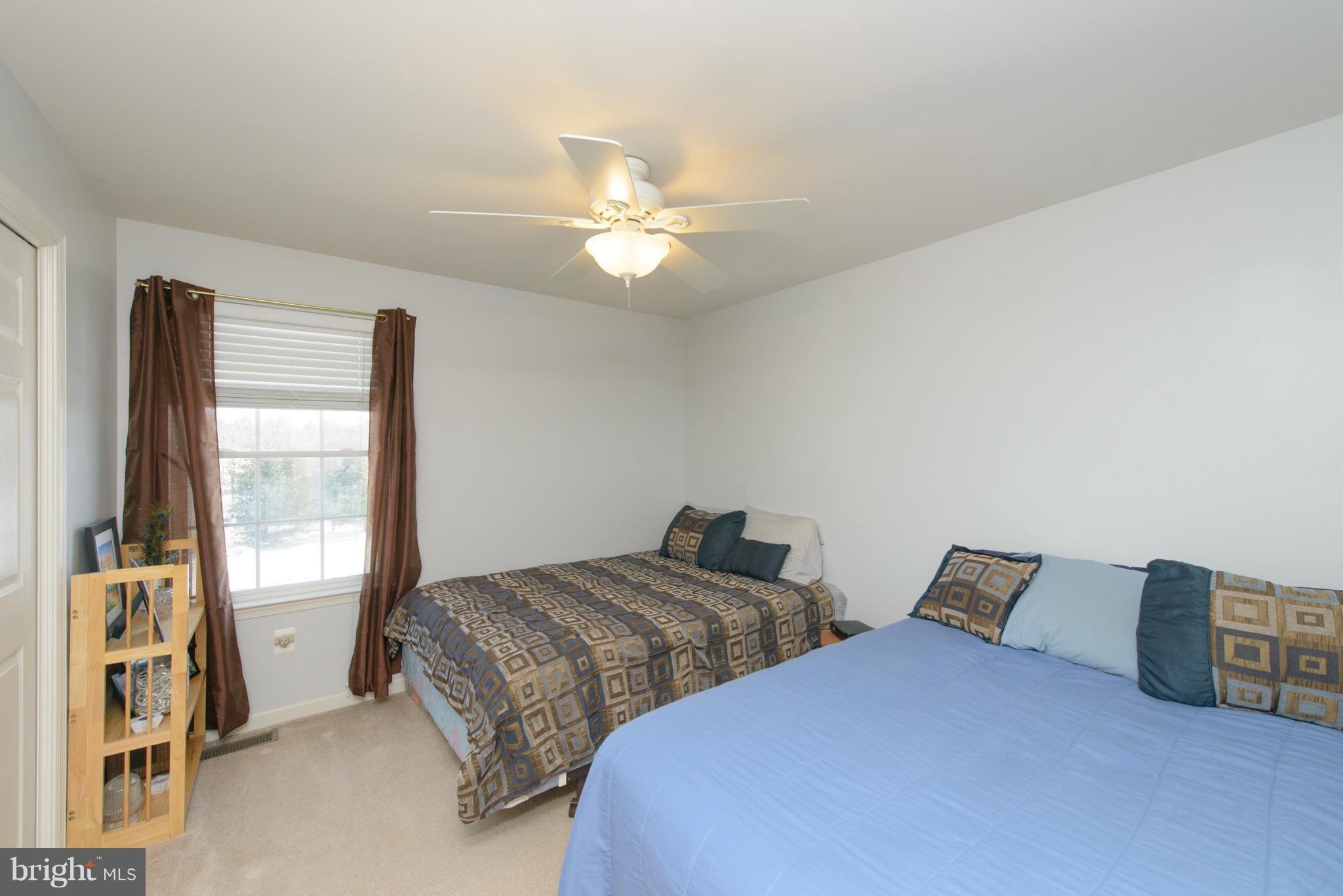 EAGLES GROVE - Residential