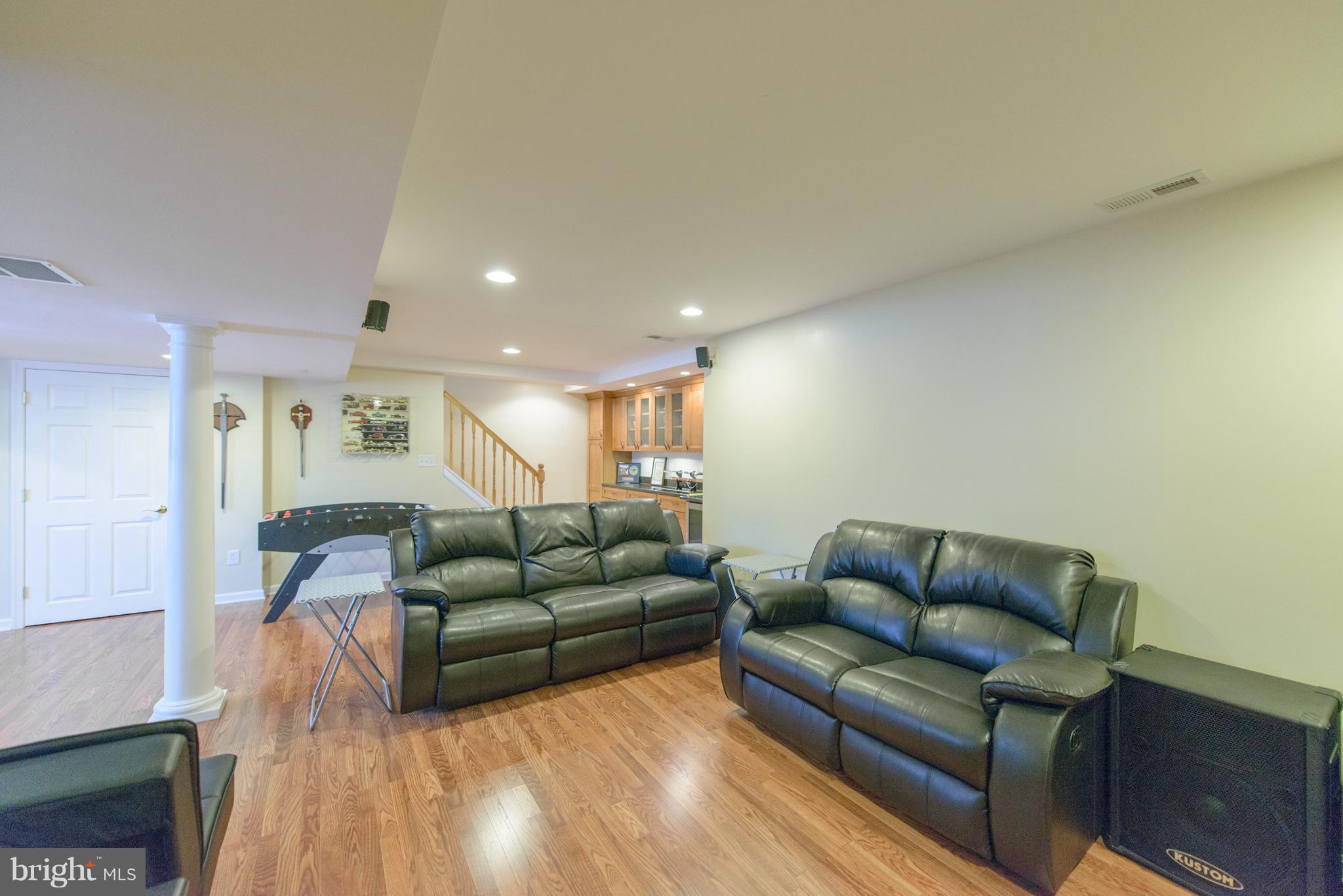 EAGLES GROVE - Residential