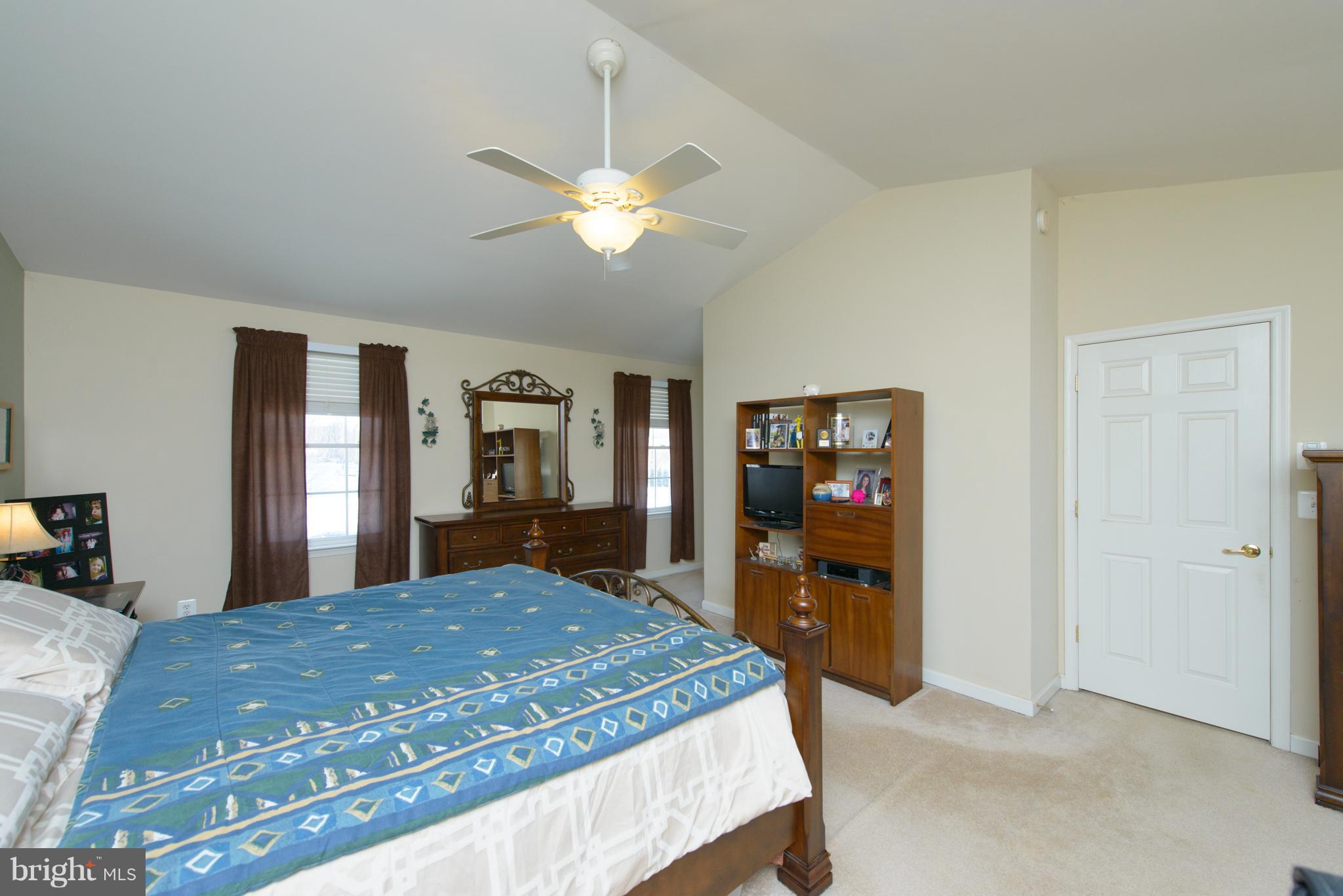 EAGLES GROVE - Residential