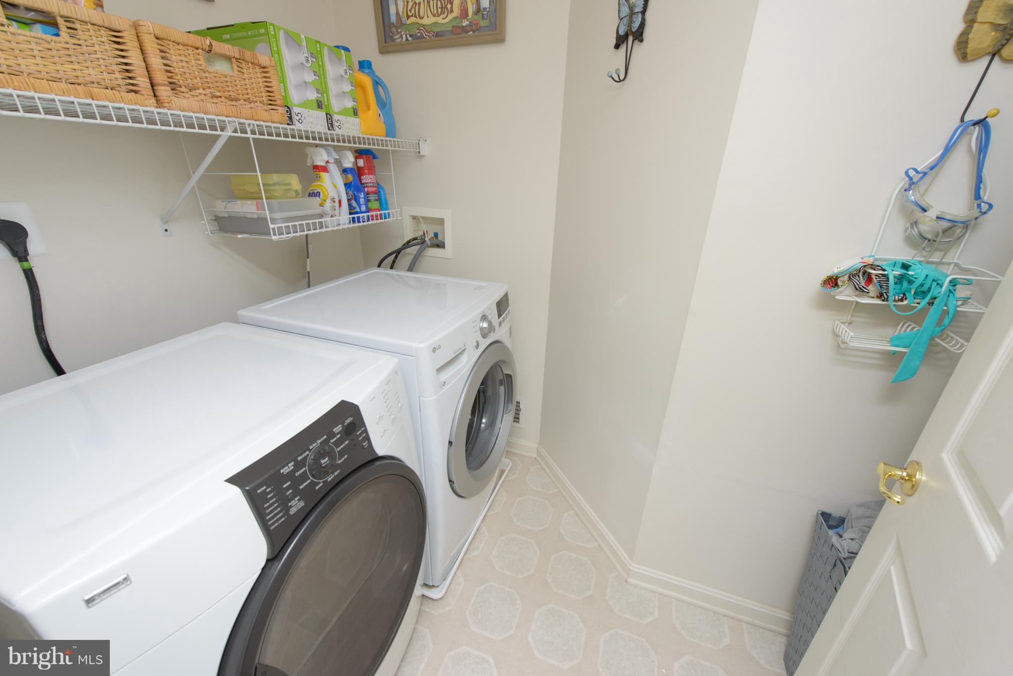 EAGLES GROVE - Residential