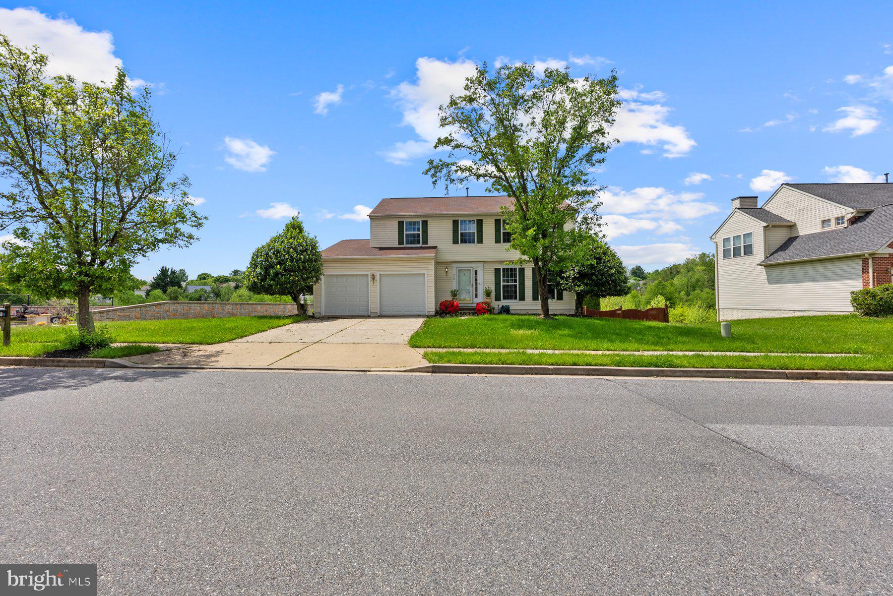 9401 LYONSWOOD DRIVE