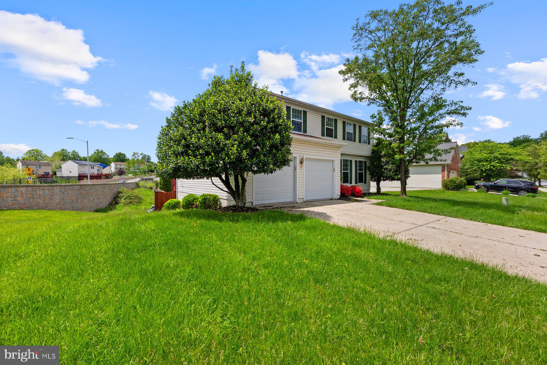 9401 LYONSWOOD DRIVE